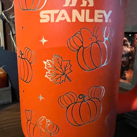 30oz STANLEY ENGRAVED DISNEYS MICKEY AND MINNIE FALL PUMPKINS - Picture 9 of 9
